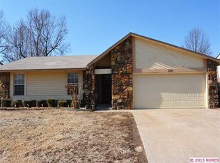 2008 N Cedar St, Owasso, OK 74055