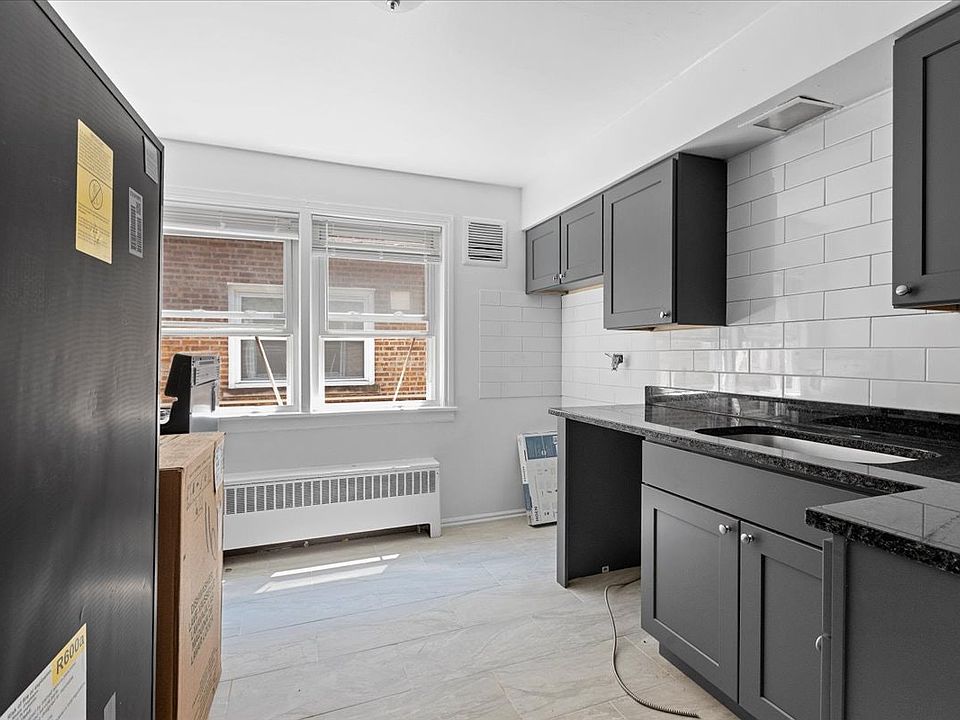 1st image of 6705-06 N California Ave #1W