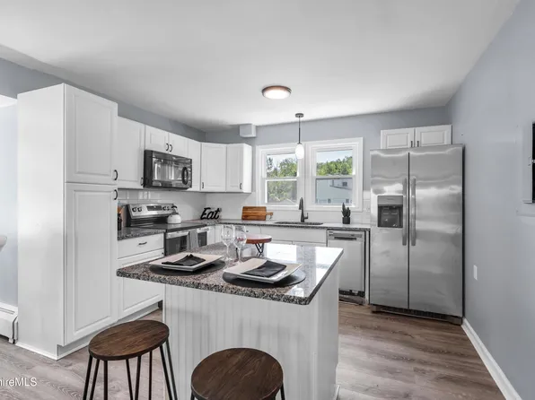 52 Bossidy Dr, Pittsfield, MA 01201