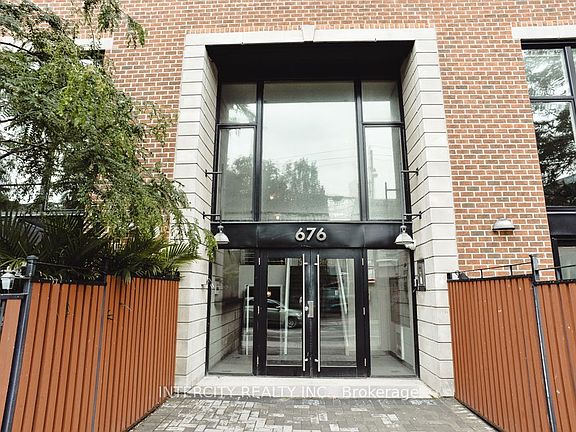 3rd image of 676 Richmond St W #208