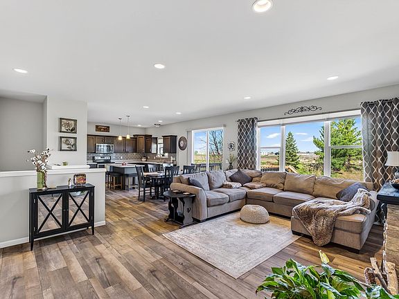 4th image of 944 Silver Ripple Way