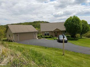 118 N Brodrecht Rd, Galena, IL 61036