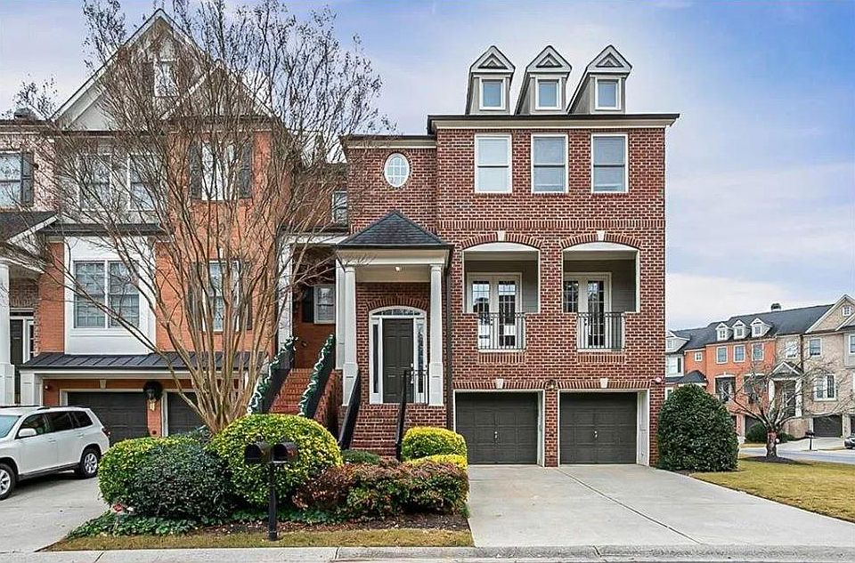 Townhouse front exterior