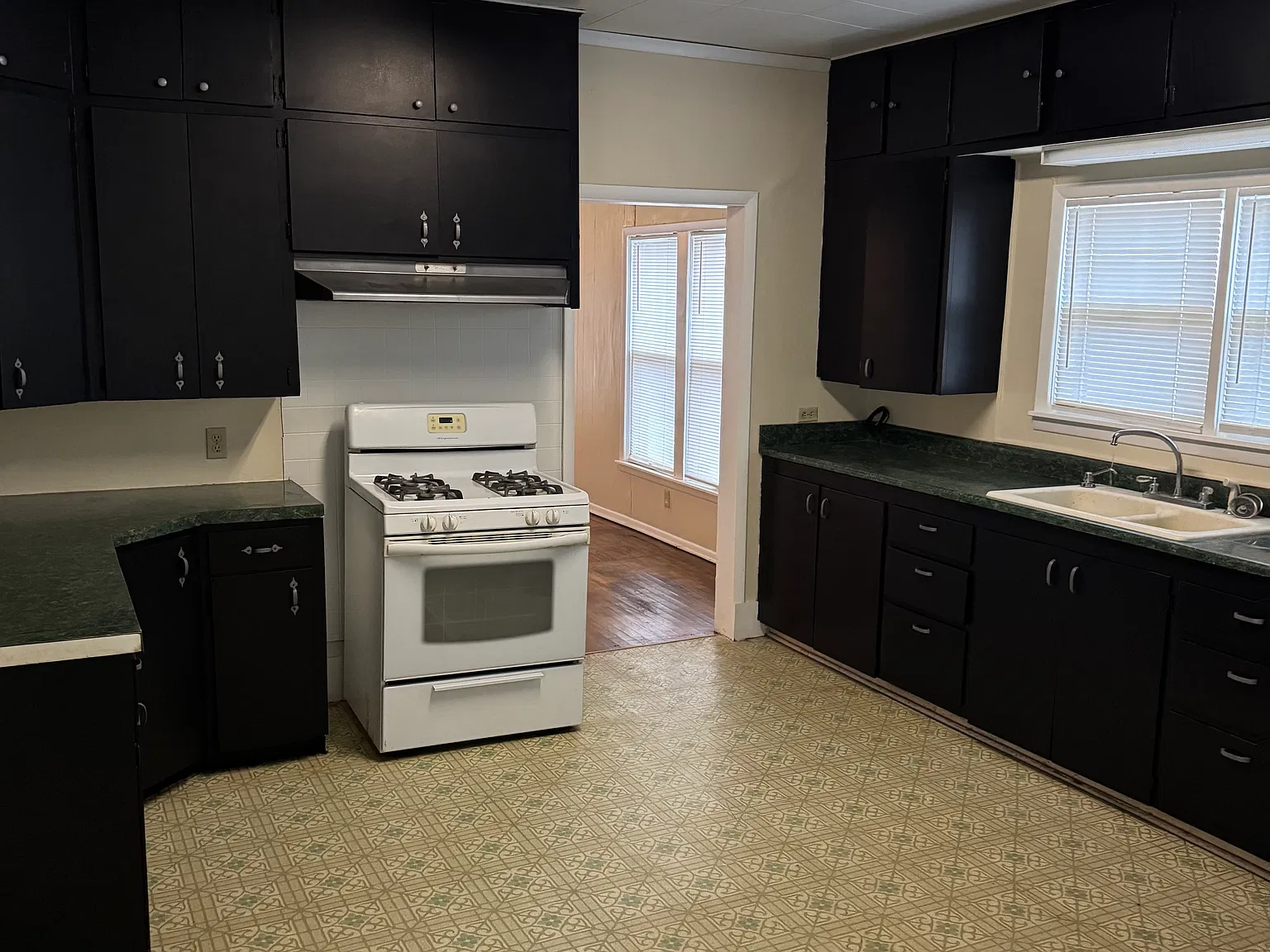 2 bed, 1200 sqft, $950 — Photo 3