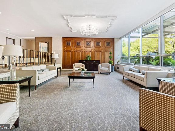3rd image of 1900 Lyttonsville Rd APT 819