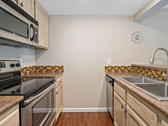 3rd image of 9715 Independence Dr Unit B206