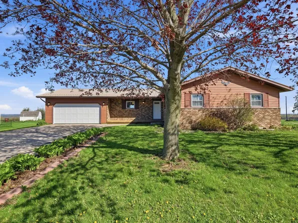 201 Dougherty Ct, Ridgeway, WI 53582