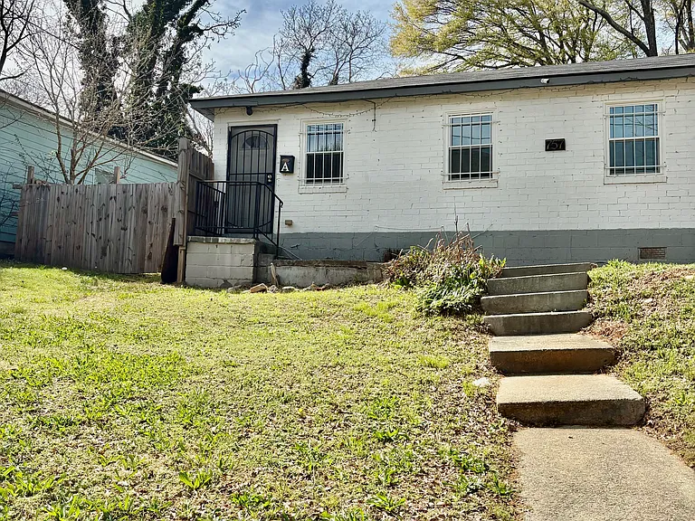 757 Coleman St SW #A — Photo 1