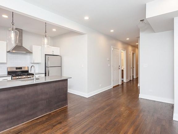 4th image of 856 N Hermitage Ave #2FE