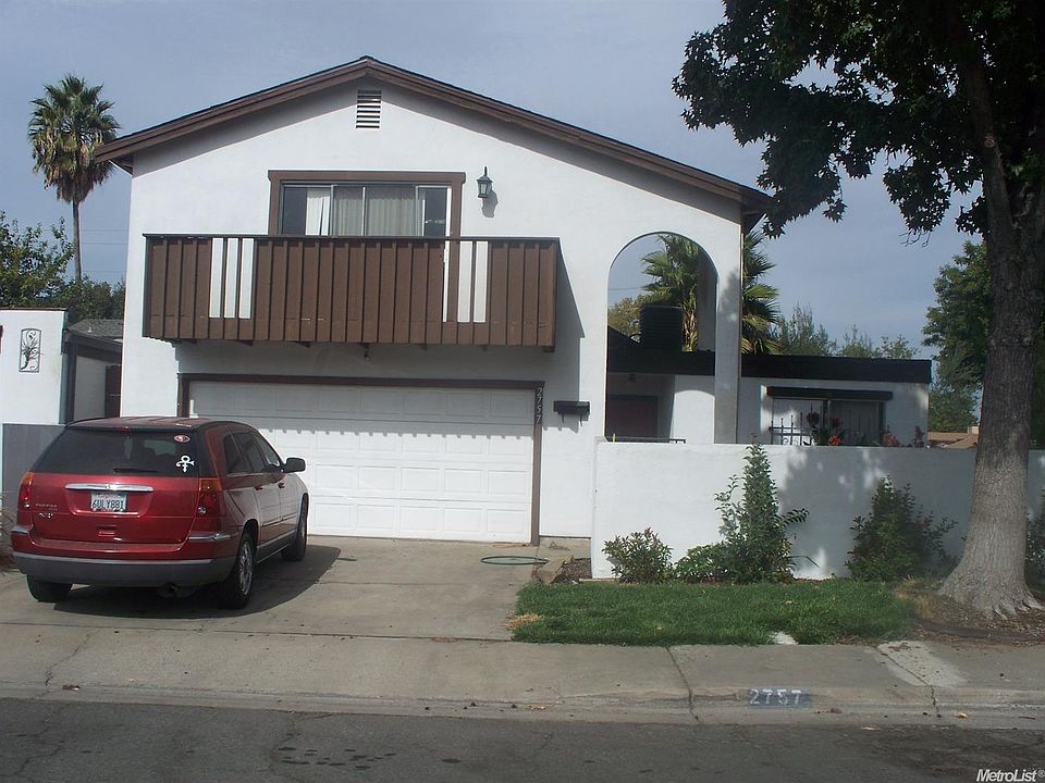 1st image of 2757 Santiago Dr