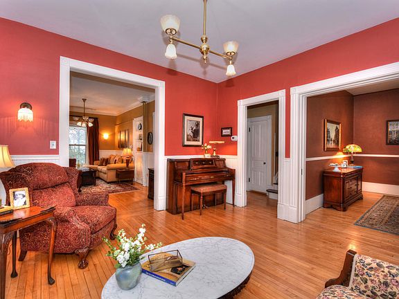 3rd image of 2151 Ludington Ave