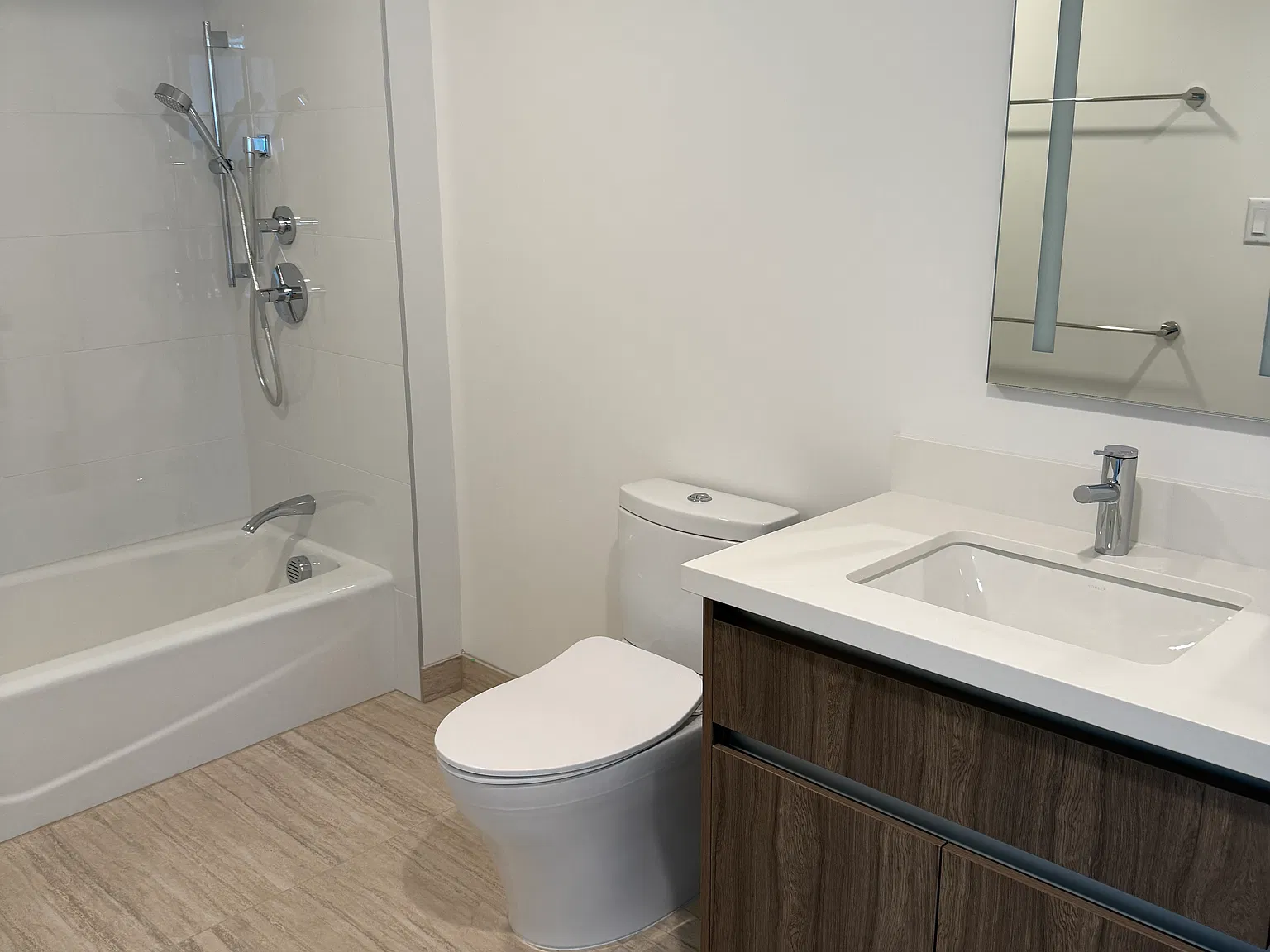 2 bed, 871 sqft, $4,400 — Photo 4