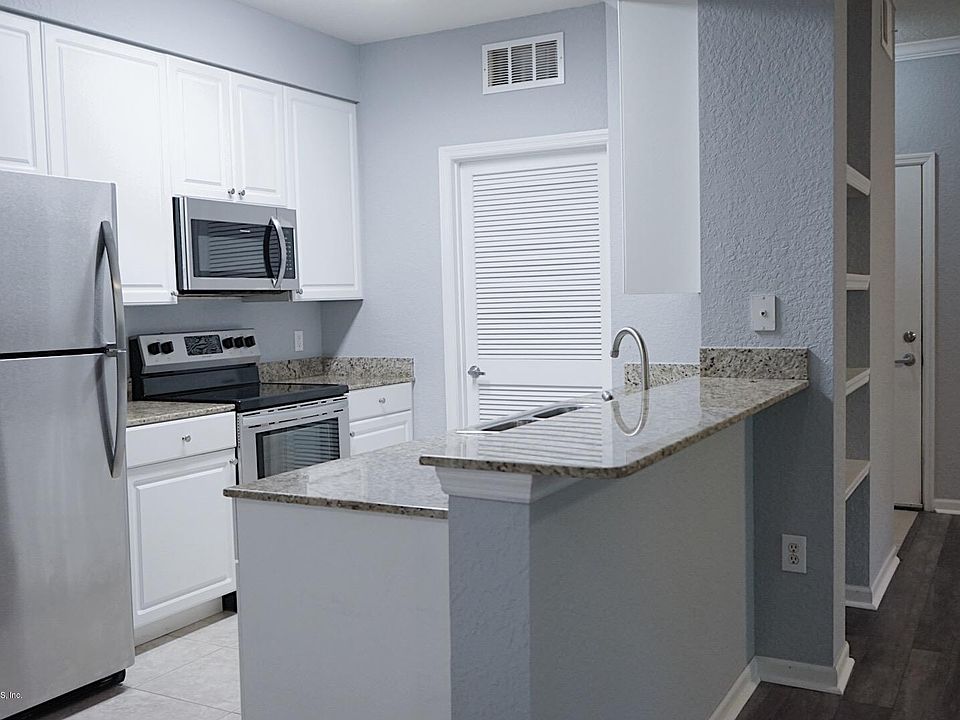 1st image of 8539 W Gate Pkwy Unit 624