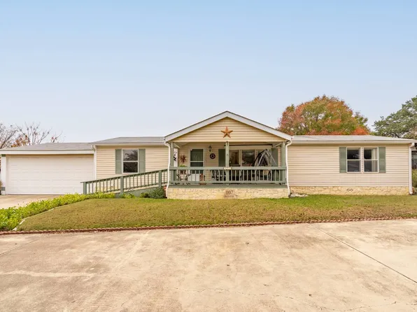 107 River Oak Dr, Ingram, TX 78025