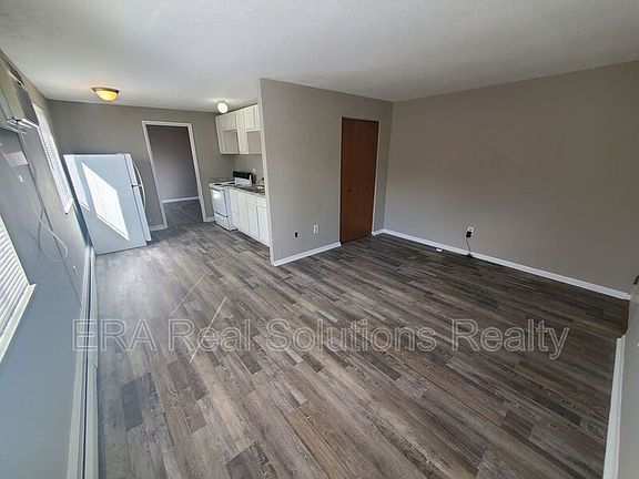 2nd image of 3006 Montana Ave APT 10