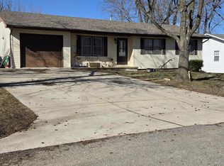 103 N Julie Avenue, Mansfield, MO 65704