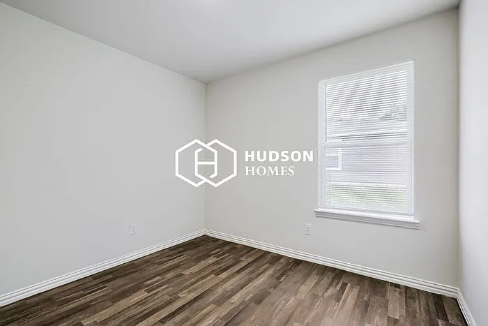 102 W Pliler St #100 — Photo 8