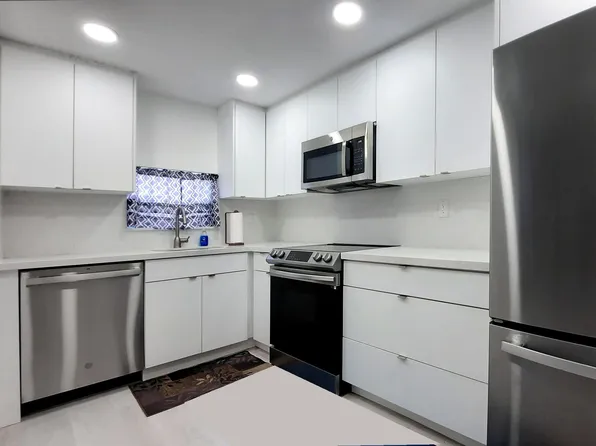 9523 S Hollybrook Lake Drive #106, Pembroke Pines, FL 33025