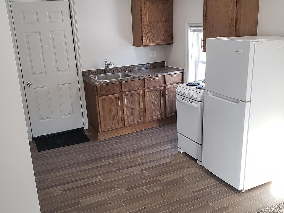 1st image of 2325 Bay St Unit B
