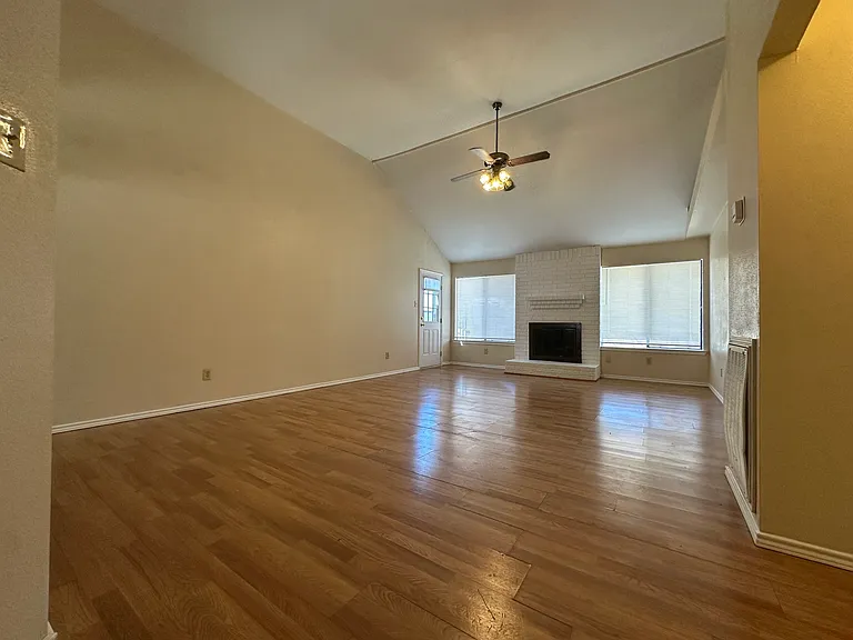 7605 Cornell Dr — Photo 11