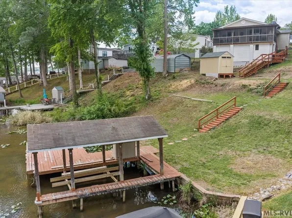 332 Eagle Trl, Bracey, VA 23919