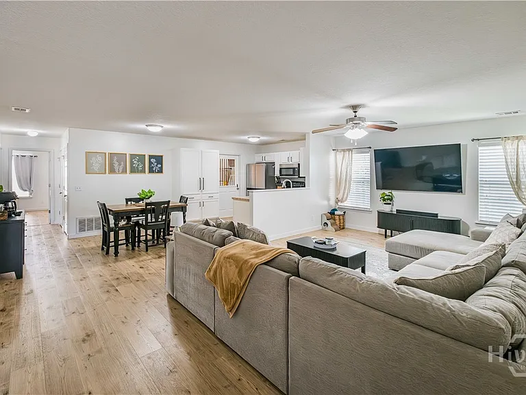 17 Raintree Way — Photo 4