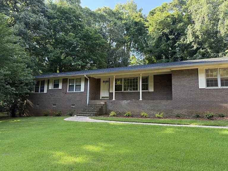 54 Dickson Cir — Photo 6