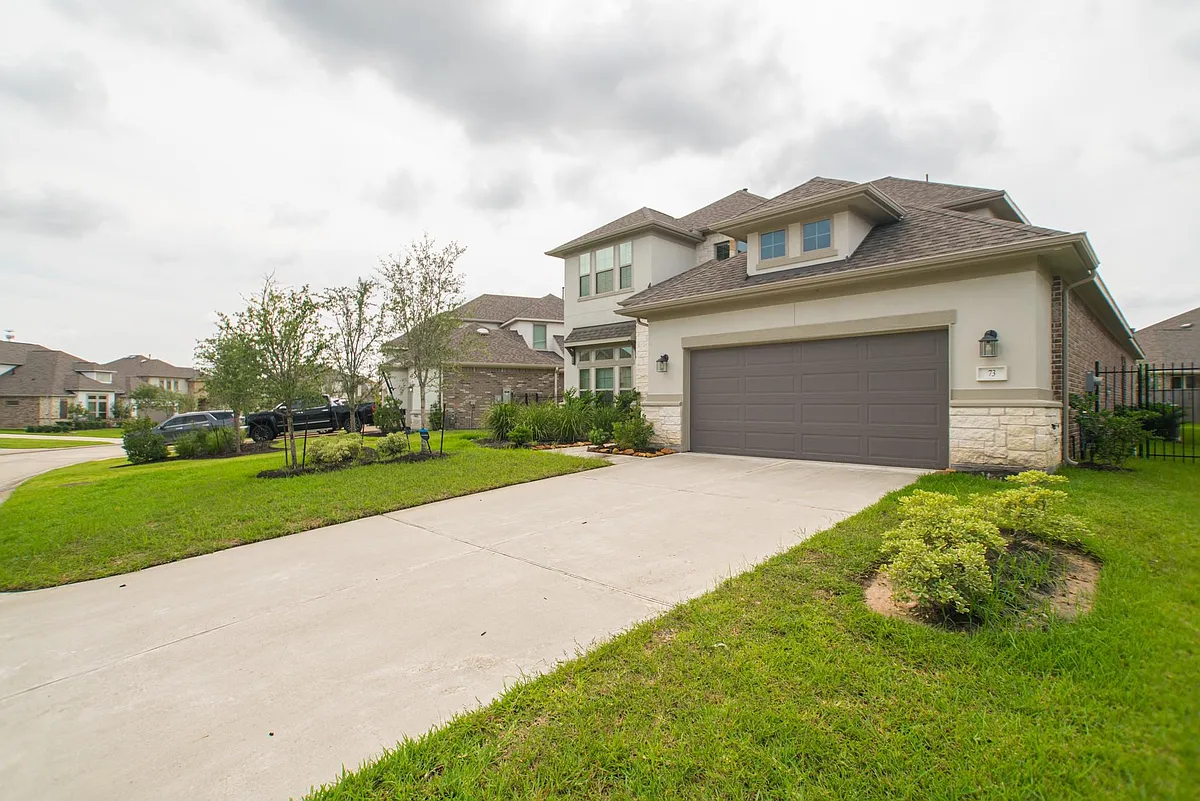 Photo 2 of 48 - 73 Botanical Vista Dr - Tomball, TX Building Photo - 73 Botanical Vista Dr