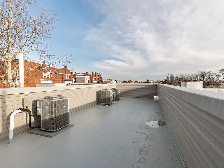 1723 Memorial Ave — Photo 26
