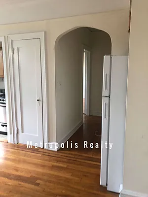 Rented by Metropolis International Realty Inc. | media 26