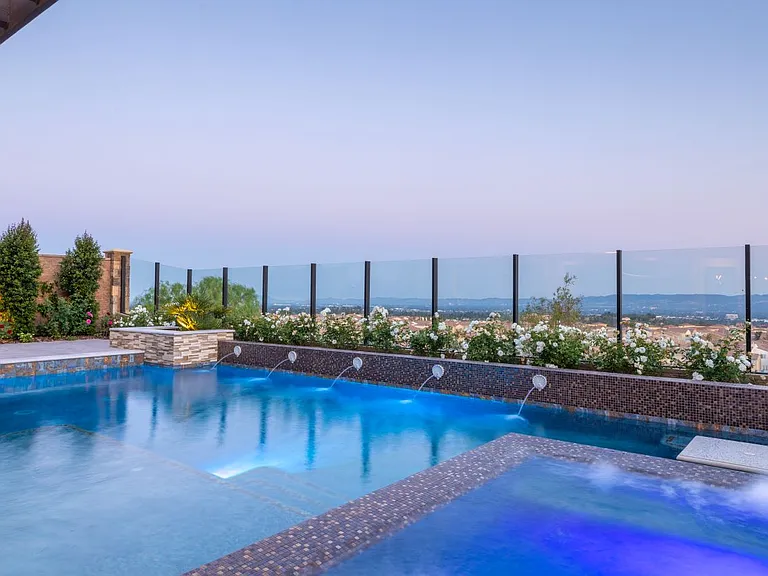 20254 W Bentley Way — Photo 3