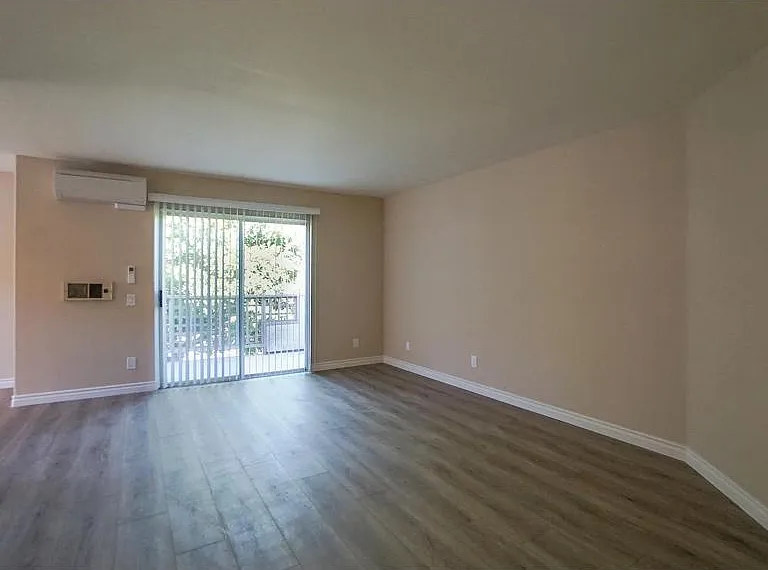 256 Beech Ave #D — Photo 5