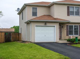 504 Powers Ct APT A, Yorkville, IL 60560