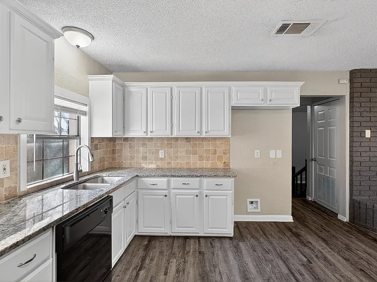 701 Harrison Ln — Photo 19