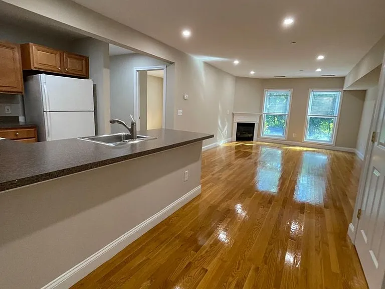 778 Main St — Photo 14