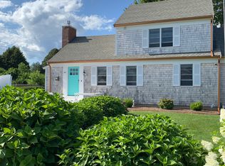 102 Fresh River Ln, Falmouth, MA 02540