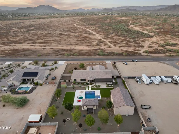 21 W CLOUD Road, Phoenix, AZ 85086