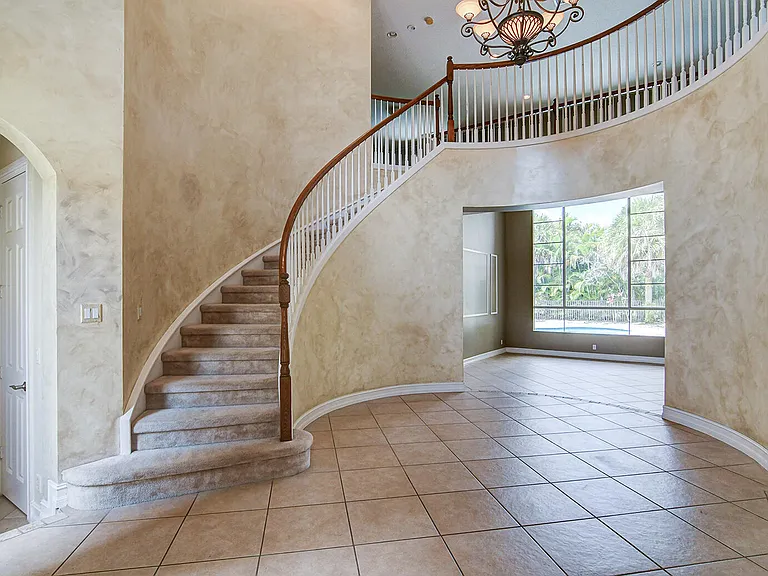 670 Edgebrook Ln — Photo 10
