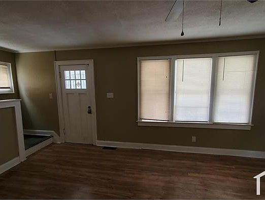 2nd image of 146 Columbian Ave