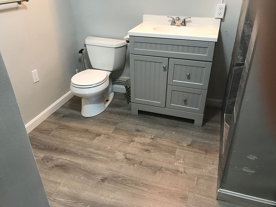 rest of the bathroom
