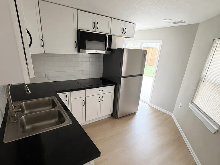610 N Denton Ave — Photo 8