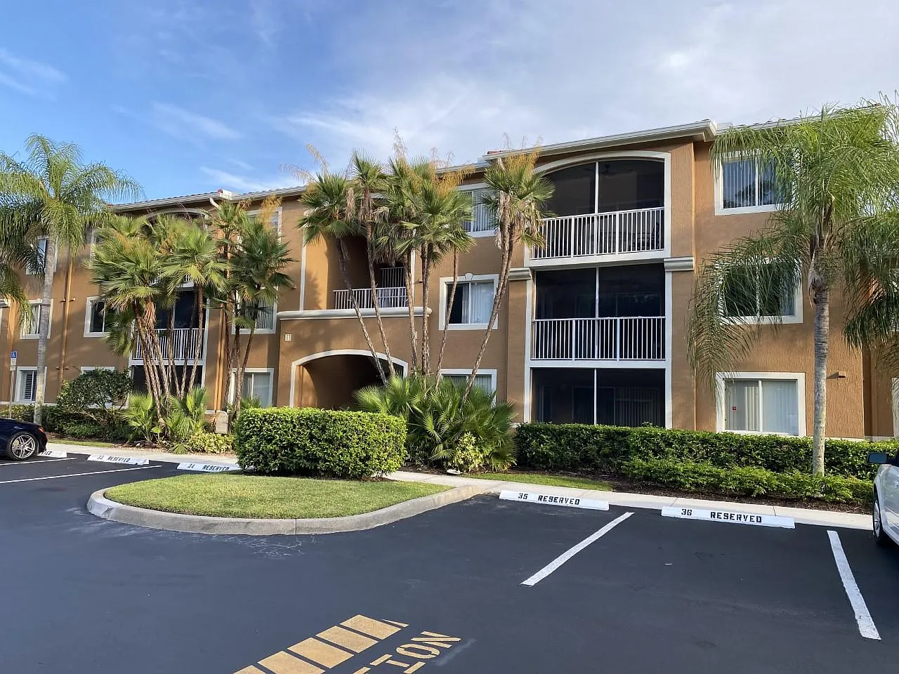 2 bed, 1201 sqft, $1,900 — Photo 1