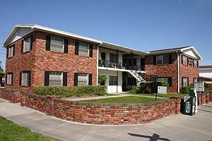 1st image of 121 E Davis Blvd APT 104
