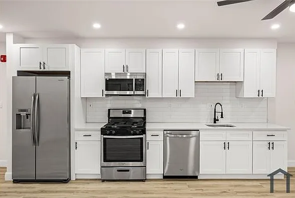 439 W Girard Ave #4 — Photo 11