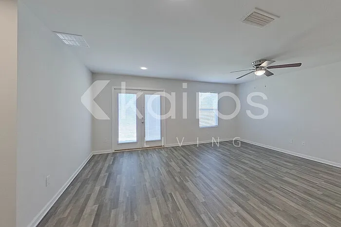 55 Cora Rd — Photo 4