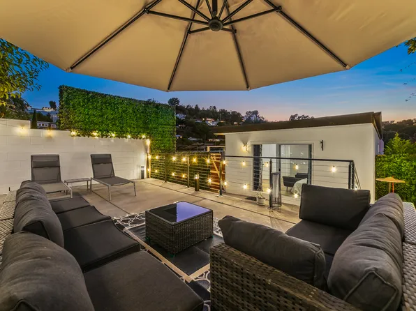 2822 Oak Point Dr, Los Angeles, CA 90068