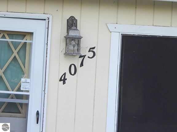 2nd image of 4075 N Markey Rd