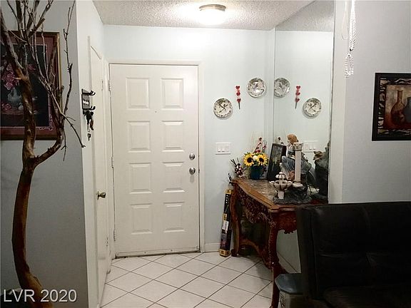 3rd image of 543 Bayberry Dr