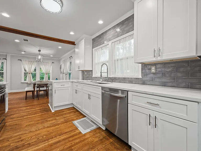 10 Claire Dr SE #A — Photo 9