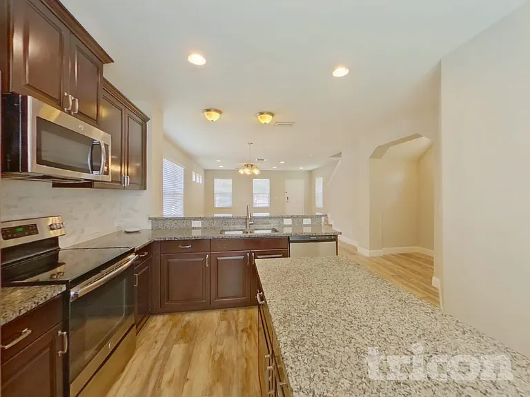 3925 Cottage Hill Ave — Photo 6